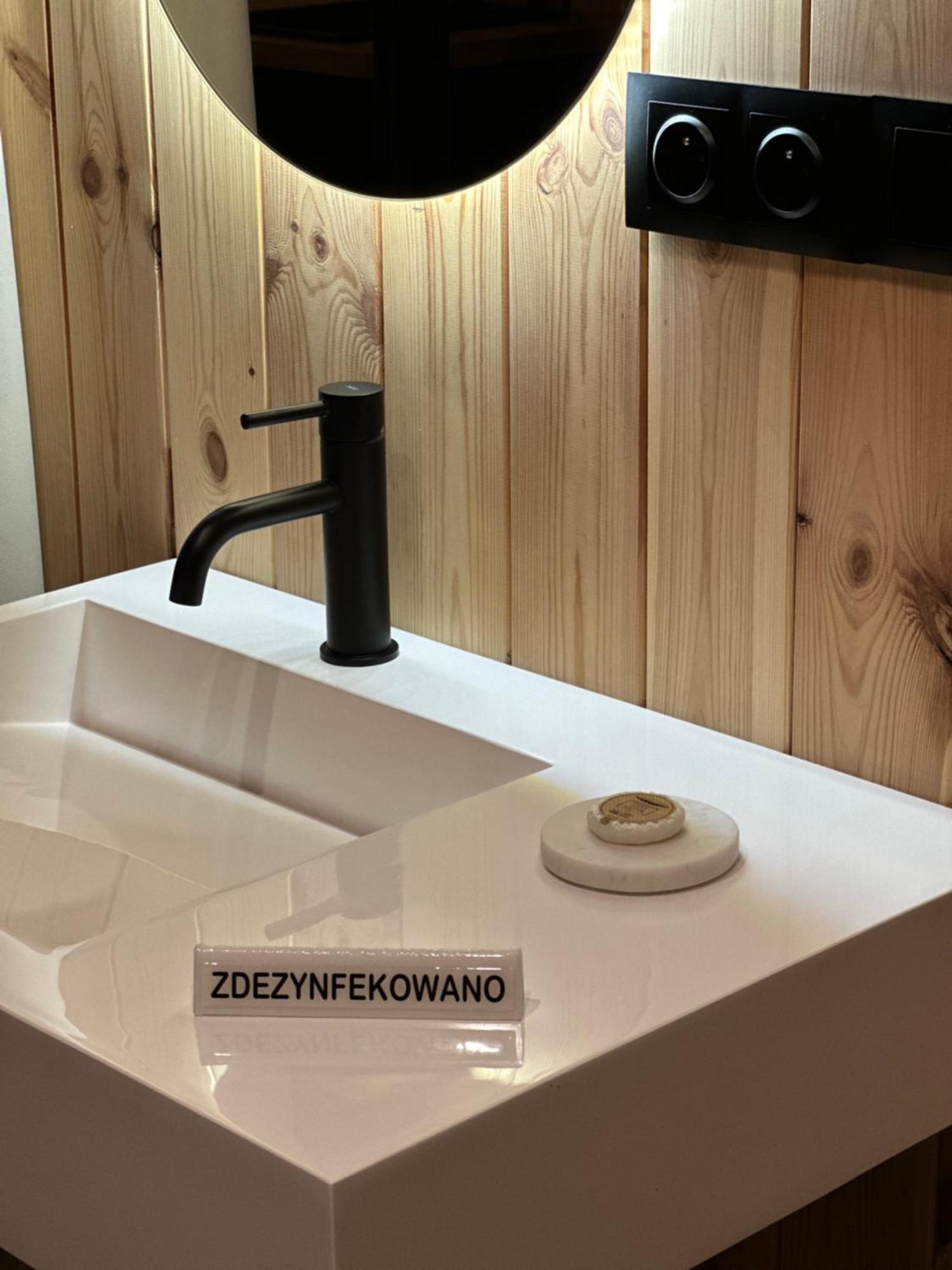 Brown Deer - Z Sauna Na Tarasie, Jacuzzi I Widokiem Na Gory - By Deer Hills Luxury Apartments Kocon المظهر الخارجي الصورة